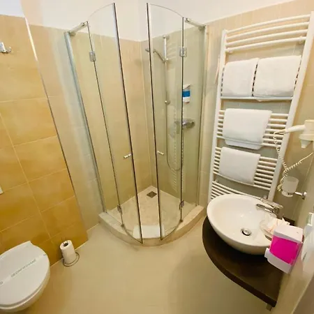 Otel Slameny Dom & Malá Ida