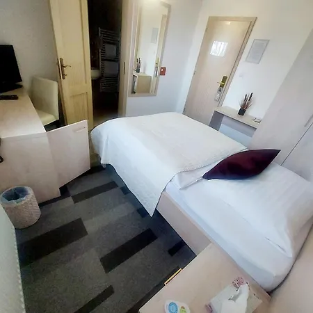 Otel Slameny Dom & 4*